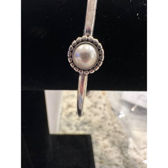 Brighton Silver-Plated Pearl Bangle Bracelet Beaded Accents with Heart Tin Gift - Picture 4 of 9